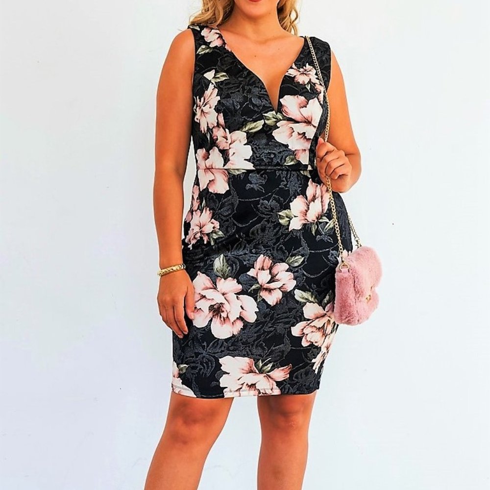 Plus Size V-Neck Floral Knee Length Cocktail Dress